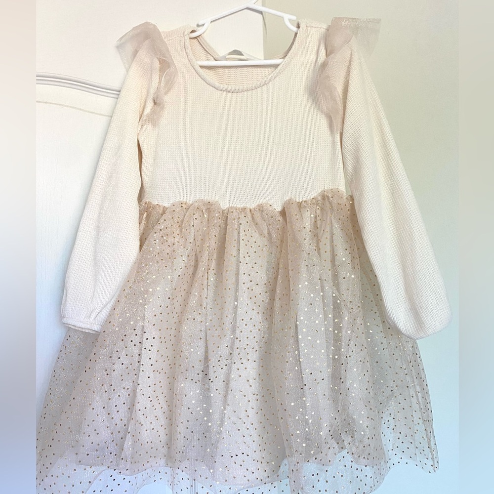 H&M kids dress. Size 5-6T. Ivory with gold.